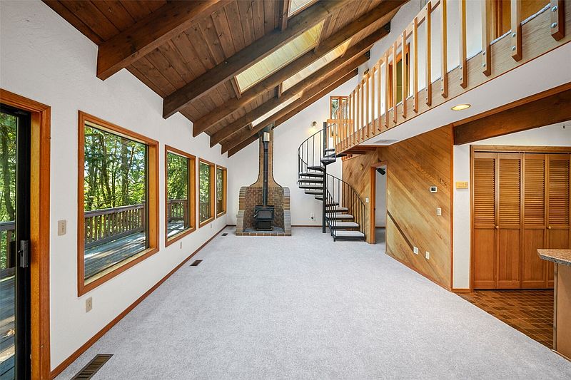 4th image of 9310 Waddell Creek Road SW