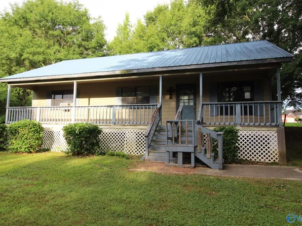71 Community House Rd, Guntersville, AL 35976