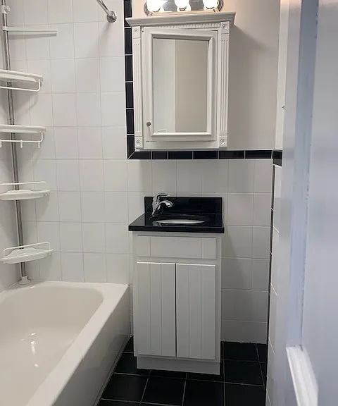 242 W 16th St #5R — Photo 8
