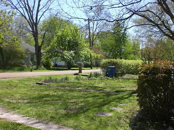 2nd image of 409 White Dr