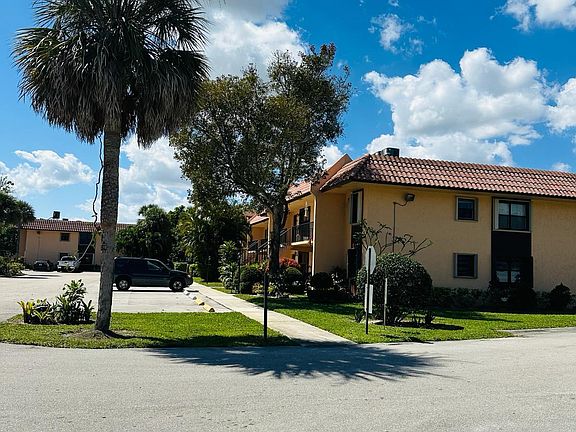 2nd image of 5983 Forest Hill Boulevard #202