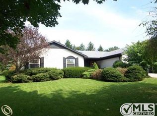 2090 Connolly Dr, Troy, MI 48098