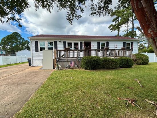 5 Trinity Dr, Poquoson, VA 23662