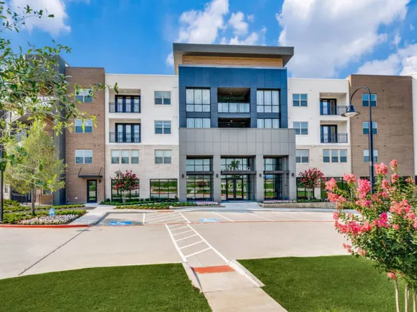 Olivian at the Realm