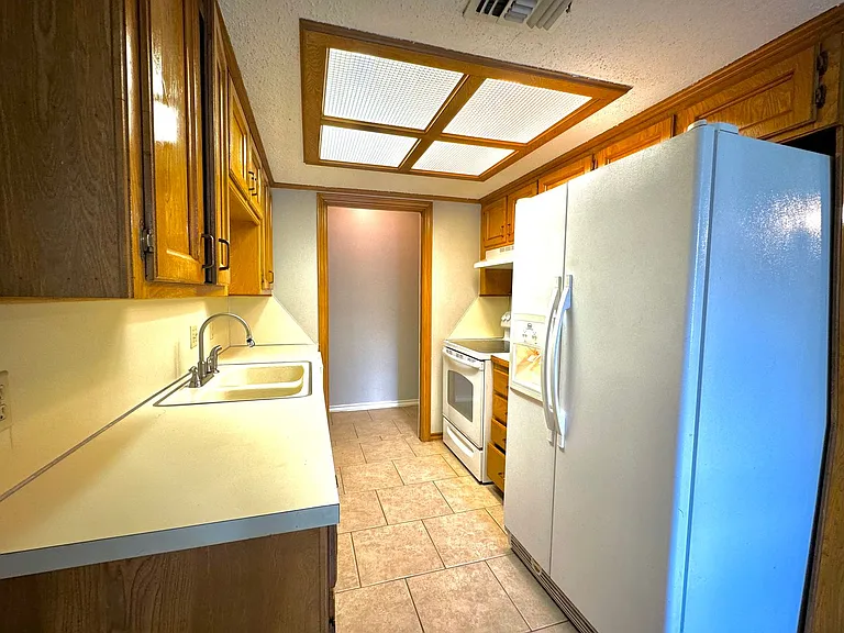 313-315 Brookwood Dr — Photo 4