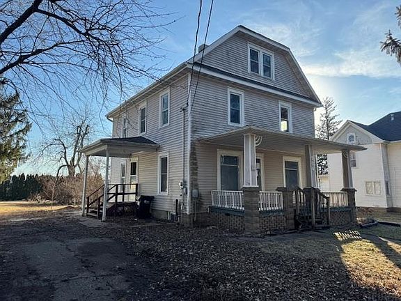 4th image of 904 Sherman St