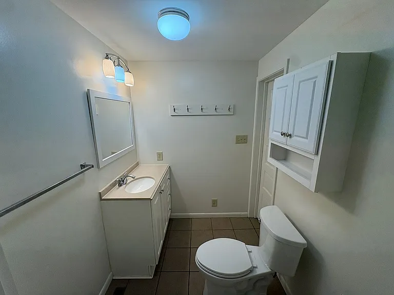 2209 Hawthorne Ave — Photo 21