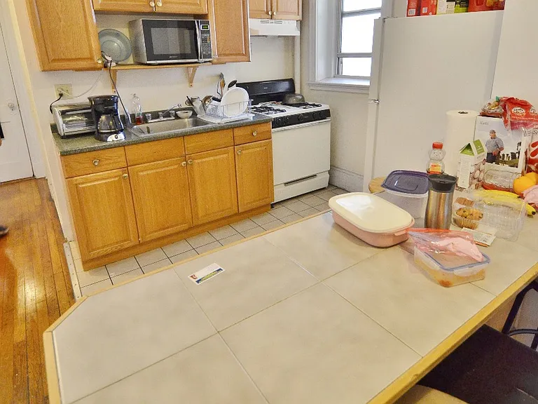56 Queensberry St #4 — Photo 7