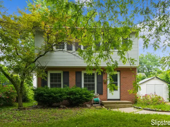 1554 Herrick Ave NE, Grand Rapids, MI 49505
