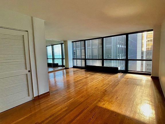 5th image of 900 N Lake Shore Dr APT 1505