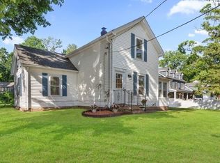 21 Ellis St, Framingham, MA 01701