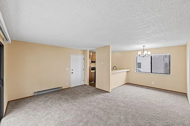 Park Plaza Apartments — Photo 7