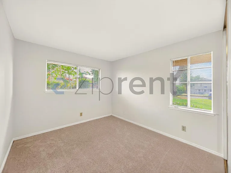 9534 Swinton Ave — Photo 25