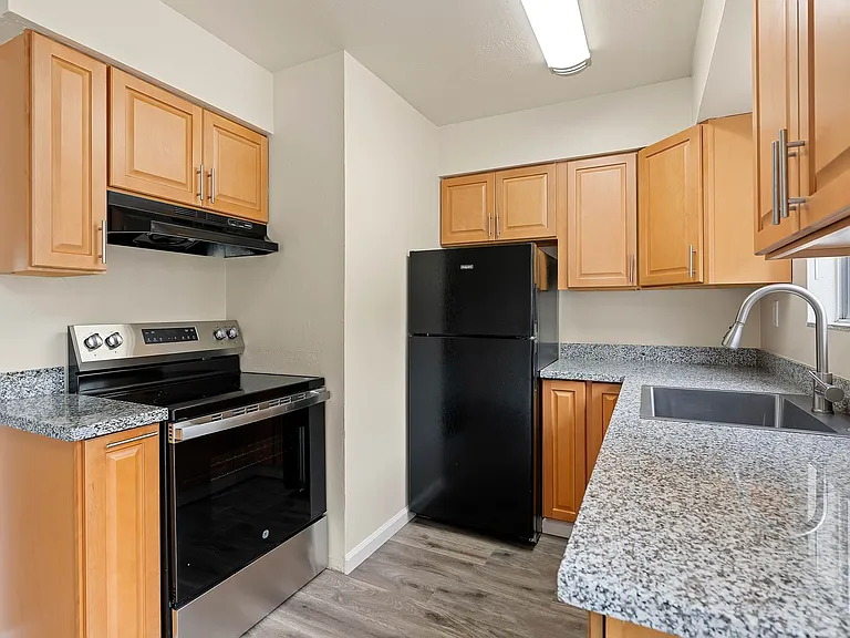 3400 Baxter Avenue — Photo 9