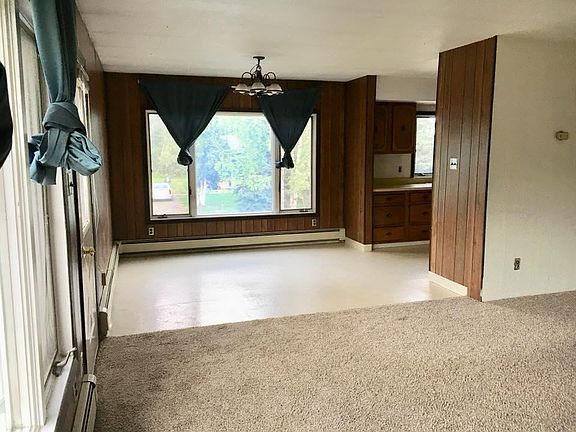 2nd image of 1463 Davison St APT 2