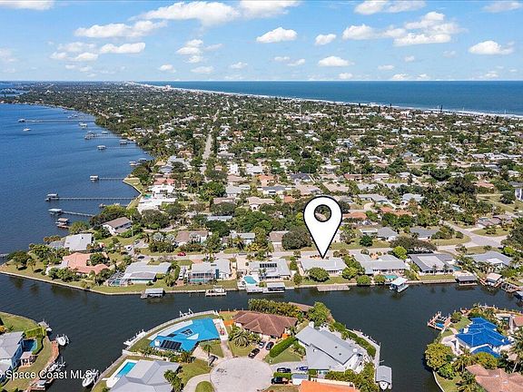 3rd image of 407 Driftwood Ave