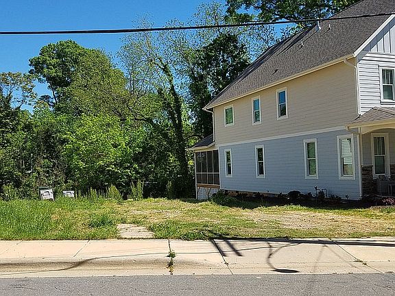 5th image of 409 Eli St