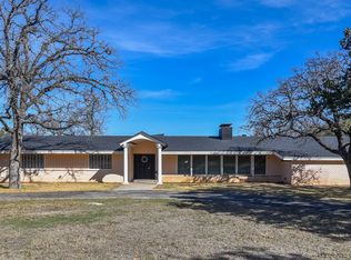 1124 W 6th St, Brady, TX 76825