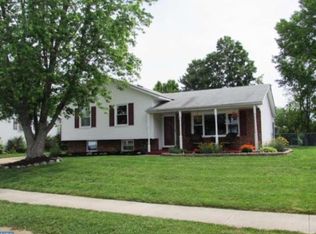 910 Linfield Rd, Newark, DE 19713