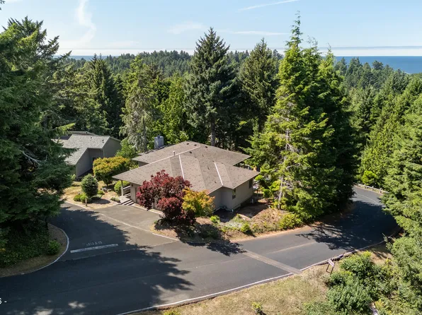 488 Lookout Dr, Gleneden Beach, OR 97388