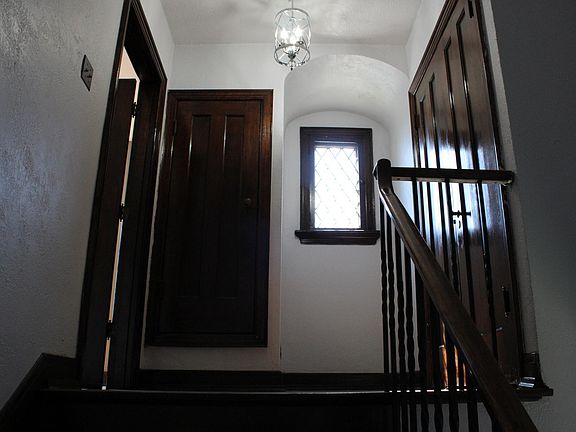 steps up to the apt. door