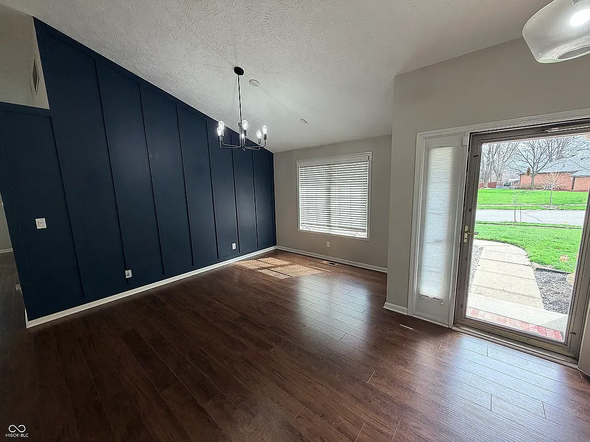 Building Photo - 940 Texarkana Dr
