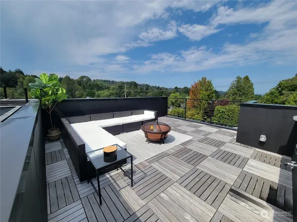 2417 SW Findlay Street, Seattle, WA 98106