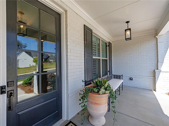 4th image of 439 Northside Dr