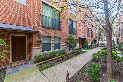 2411 N Hall St Photo 1