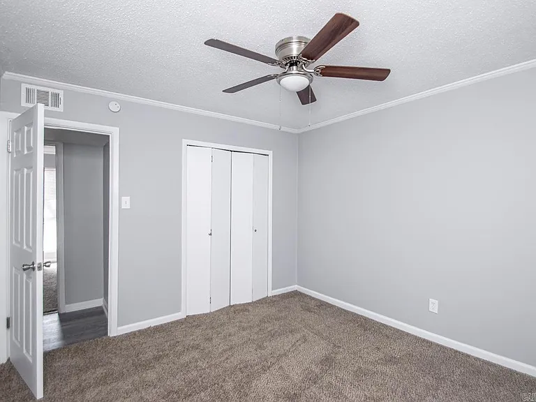 63 Robinson St — Photo 29