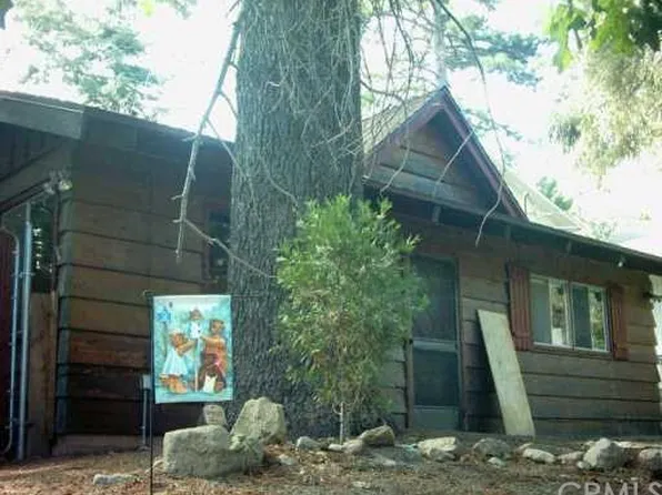 665 Cedar Ln, Twin Peaks, CA 92391