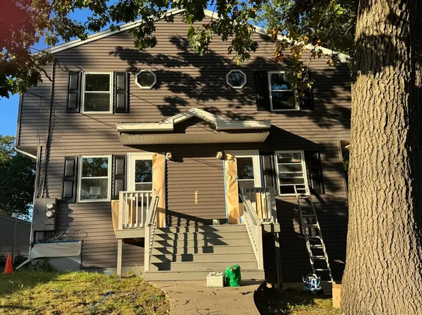 52-54 Aster St, Springfield, MA 01109
