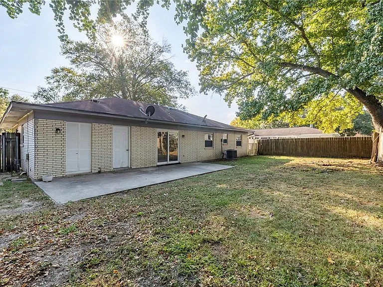 128 Dijon Dr — Photo 20