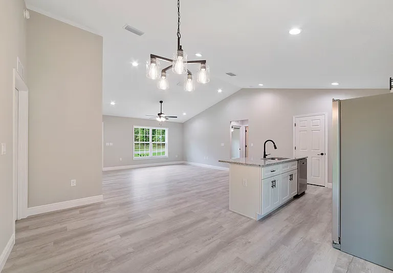 339 W Goldcoast Pl — Photo 4