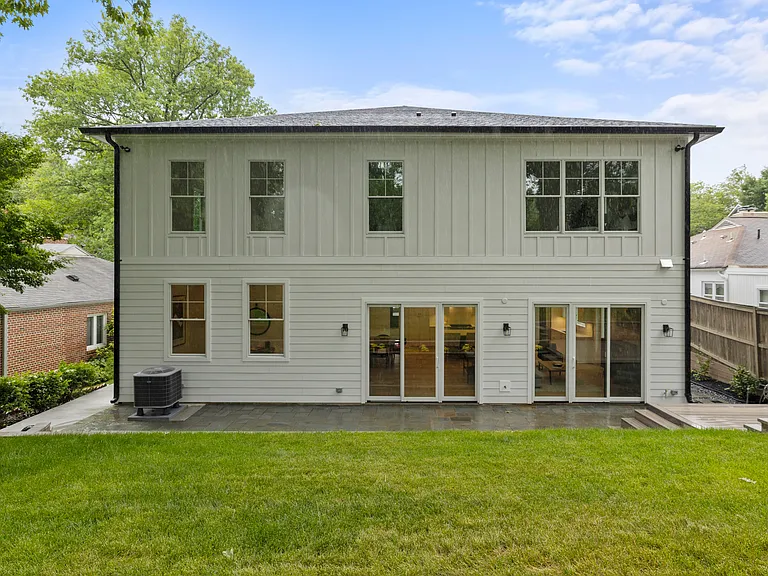 8609 Woodbrook Ln — Photo 38