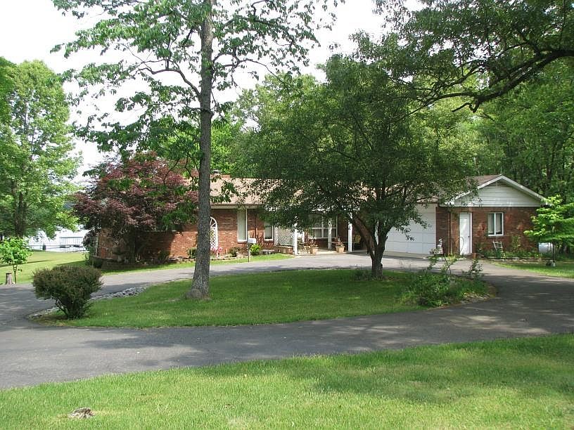 1st image of 214 Campbell Ln
