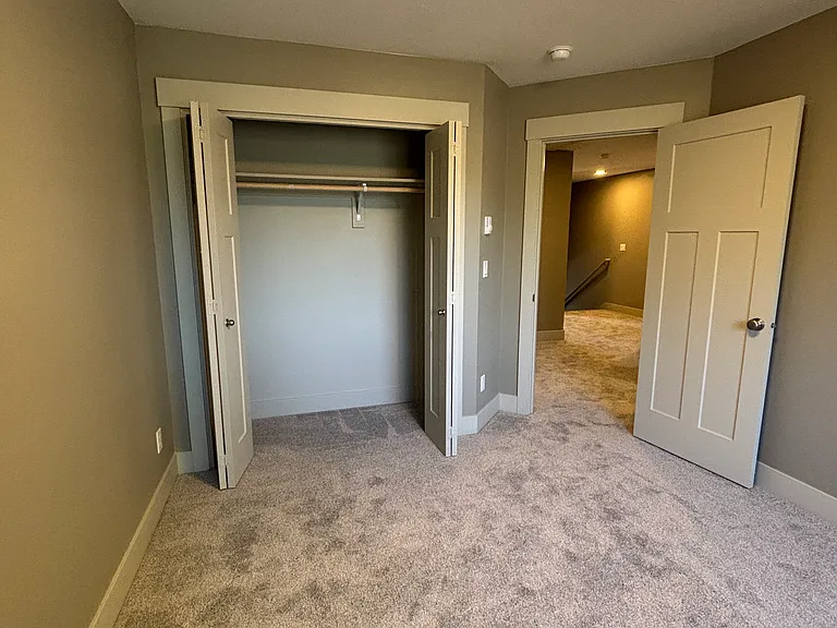 Seven Oaks Luxury Duplexes — Photo 38