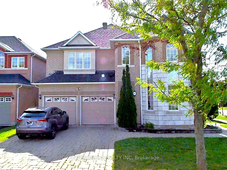 144 Gemini Cres — Photo 1