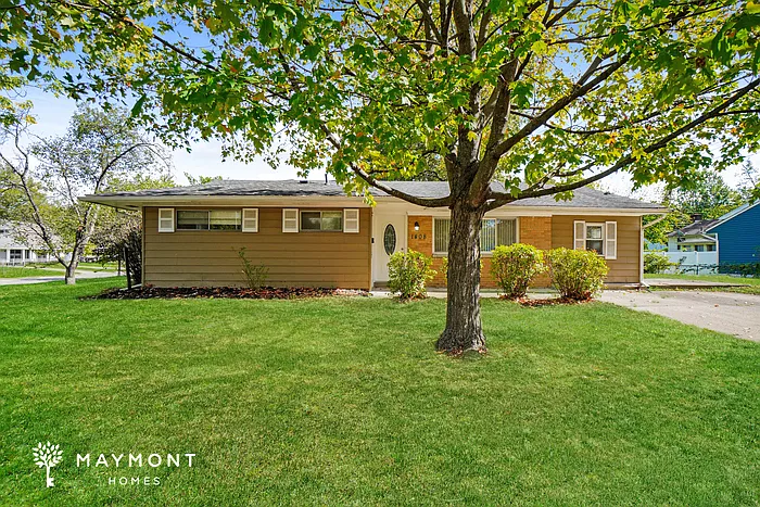 1408 Lillian Ln photo 1