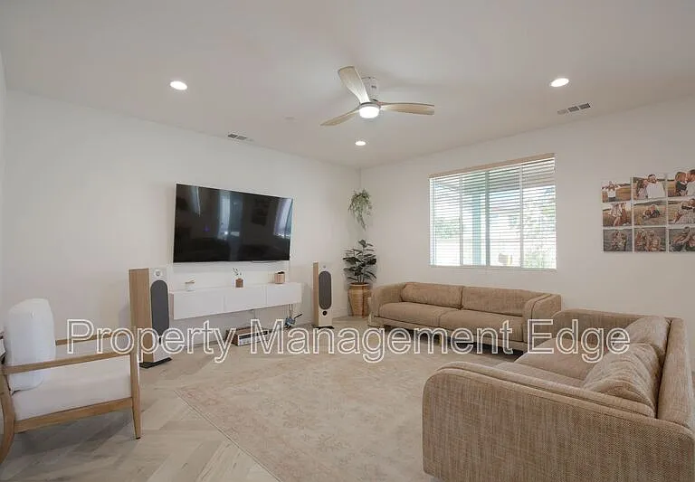 30463 Ridgely Way — Photo 13