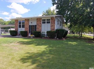 300 Liebengood Rd, Mount Vernon, IL 62864