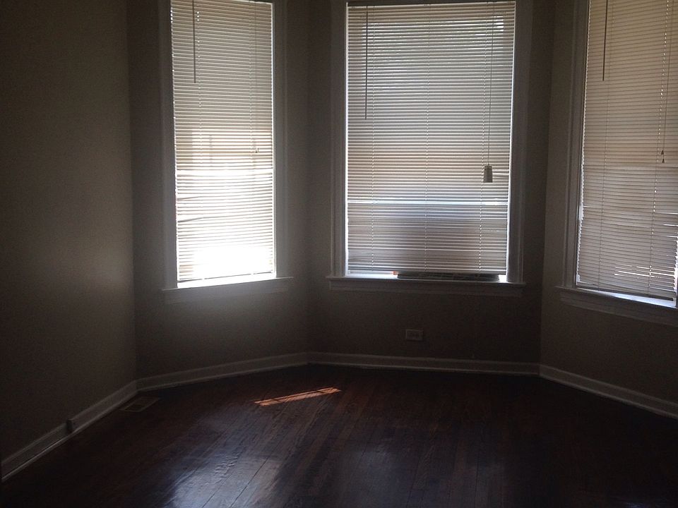 2nd image of 6749 S Loomis Blvd #2