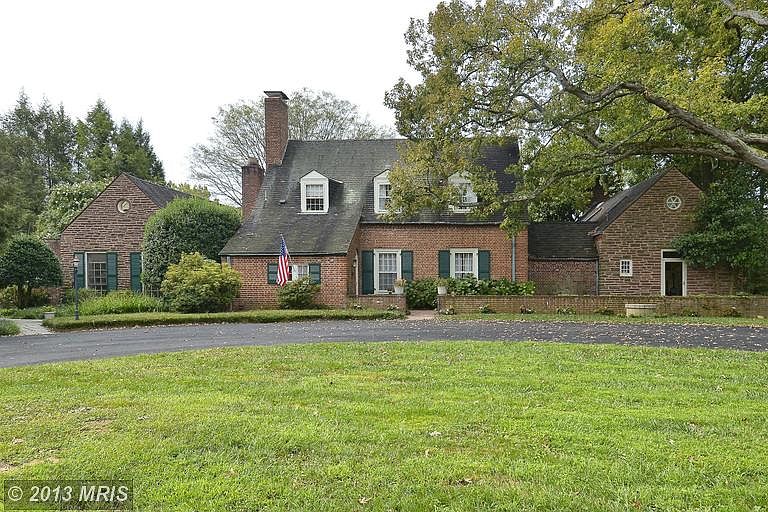 1st image of 221 Bliss Ln