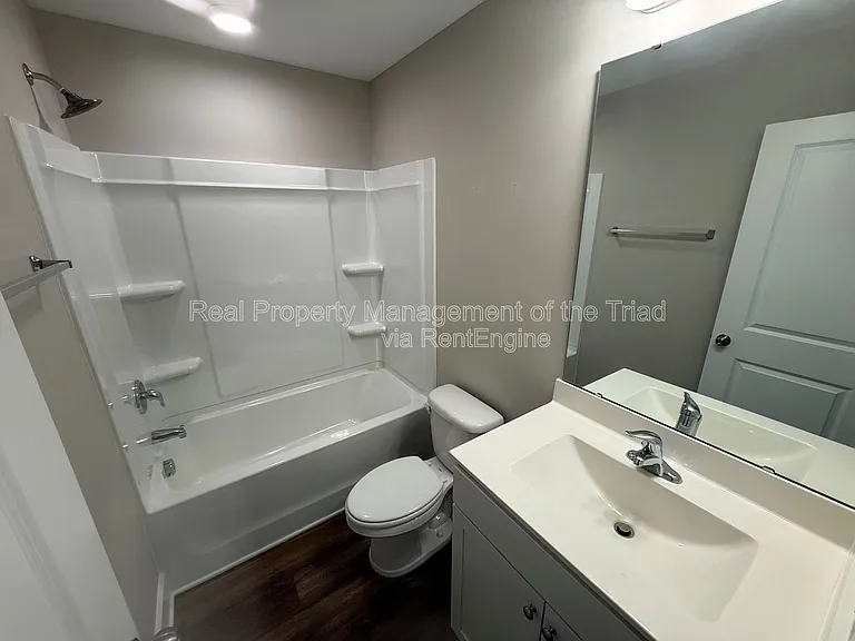 410 Salem Grace St — Photo 12