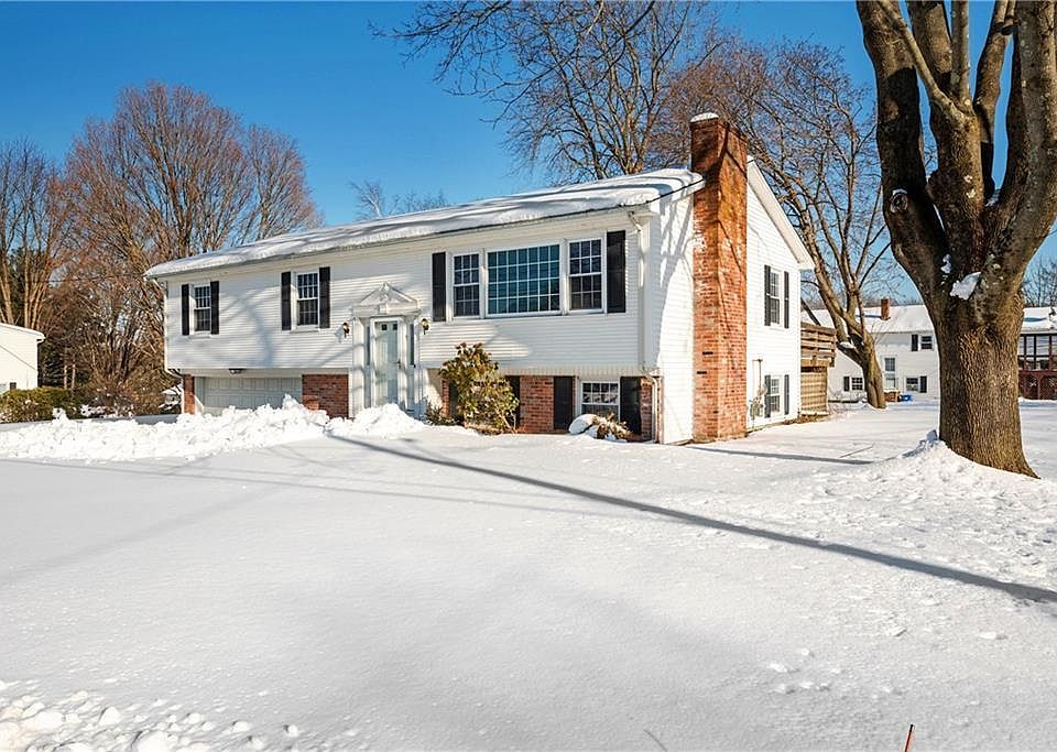 1st image of 27 Cadoret Dr