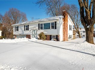 27 Cadoret Dr, Cumberland, RI 02864
