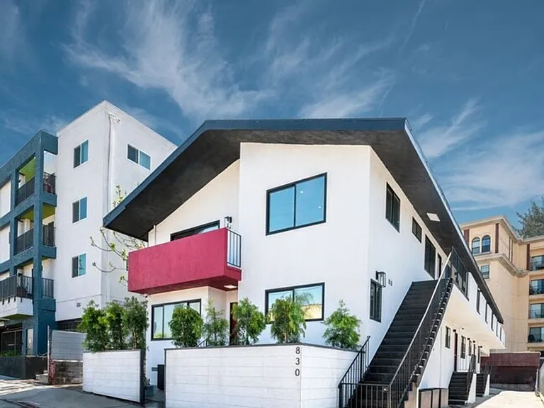 830 Bartlett St — Photo 56