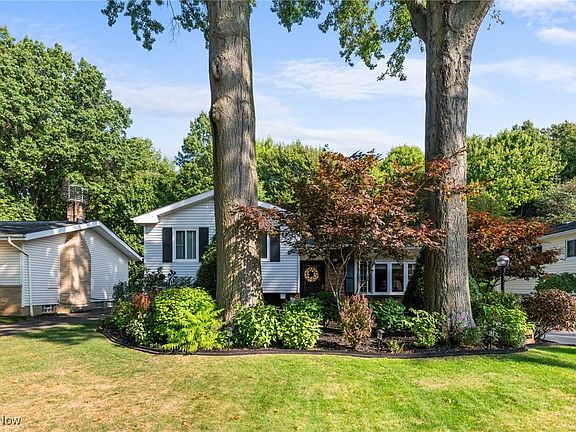 2nd image of 23836 Amesbury Dr