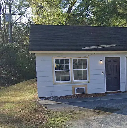 815 Warren St — Photo 3