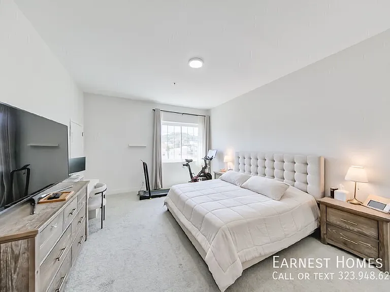 4348 Mammoth Ave #303 — Photo 8